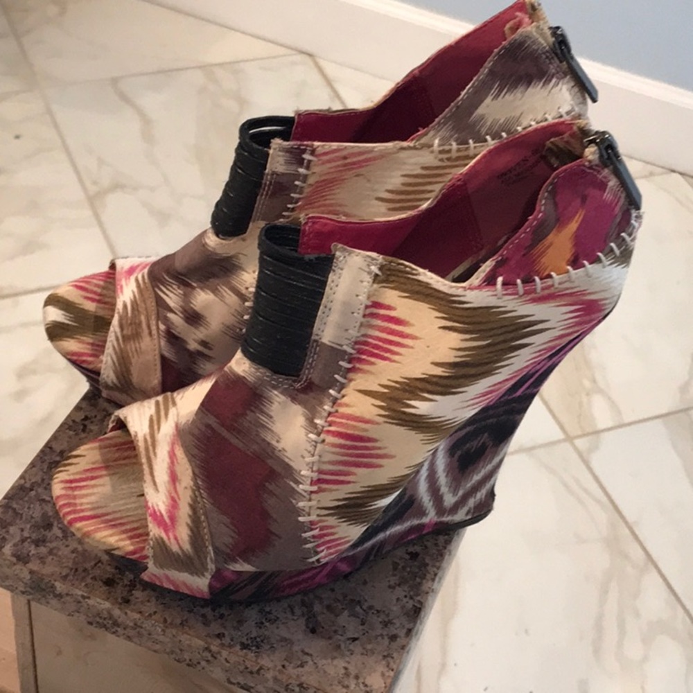 Women’s Colorful Wedges